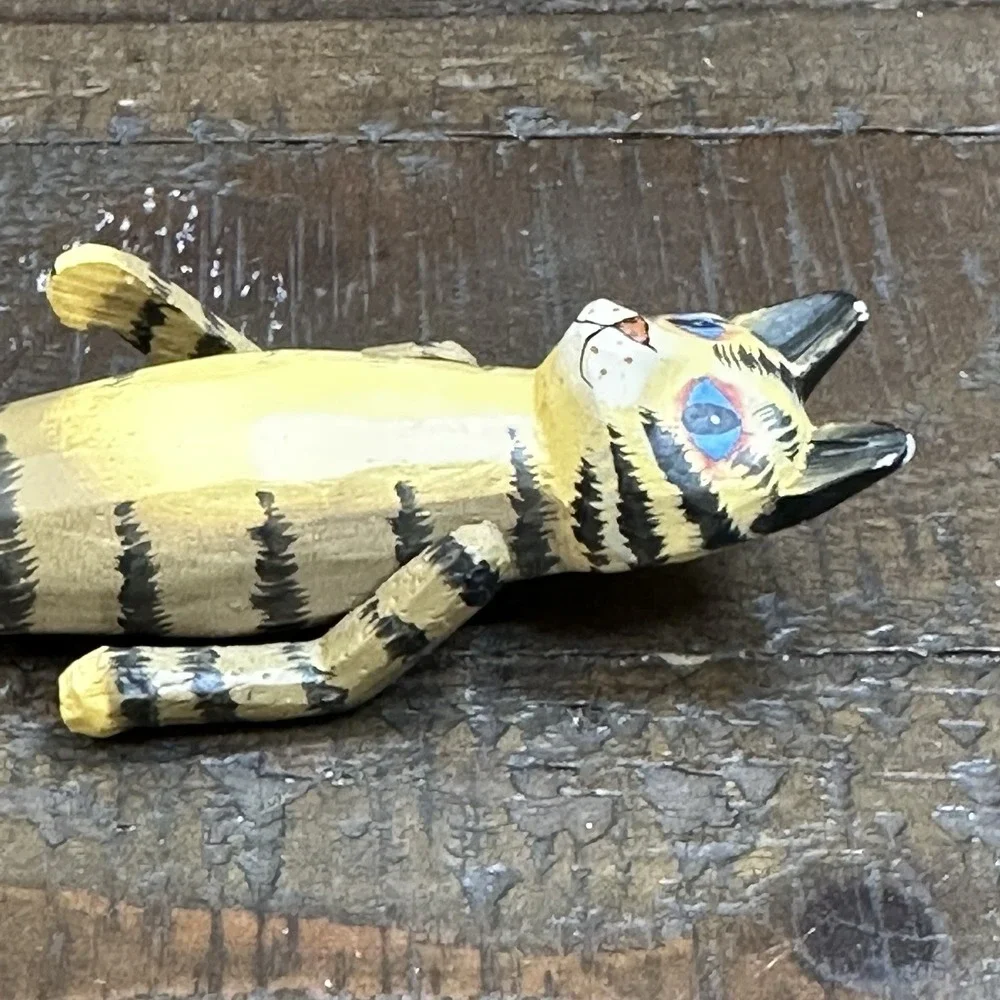 VTG Hand Carved Tiger Cat Pen – Wooden Folk Art Figurine‎ – Desk Decor